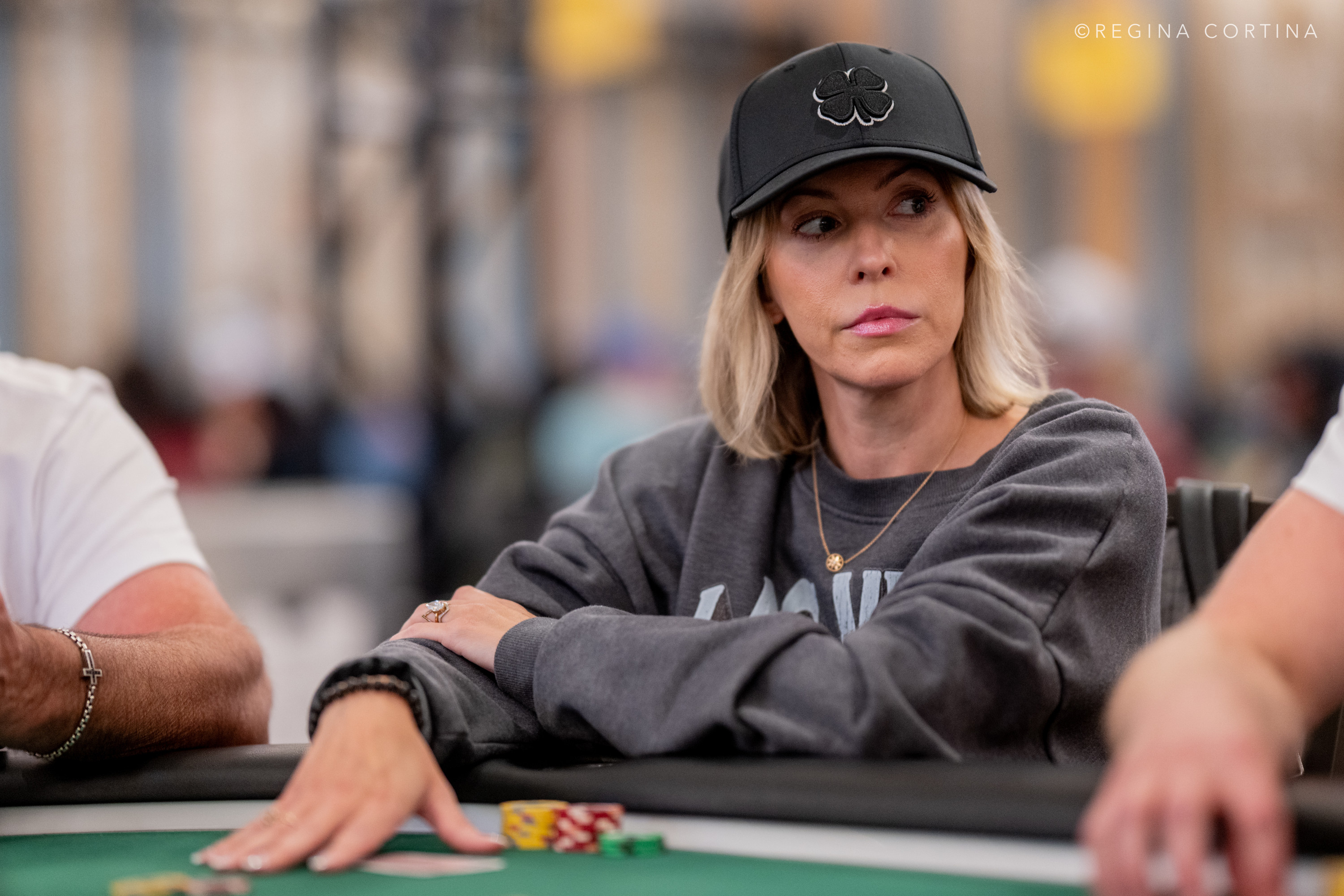 WSOP 主赛事惊天冷手：Set vs Set vs Aces 的三重对决 - 真人百家乐