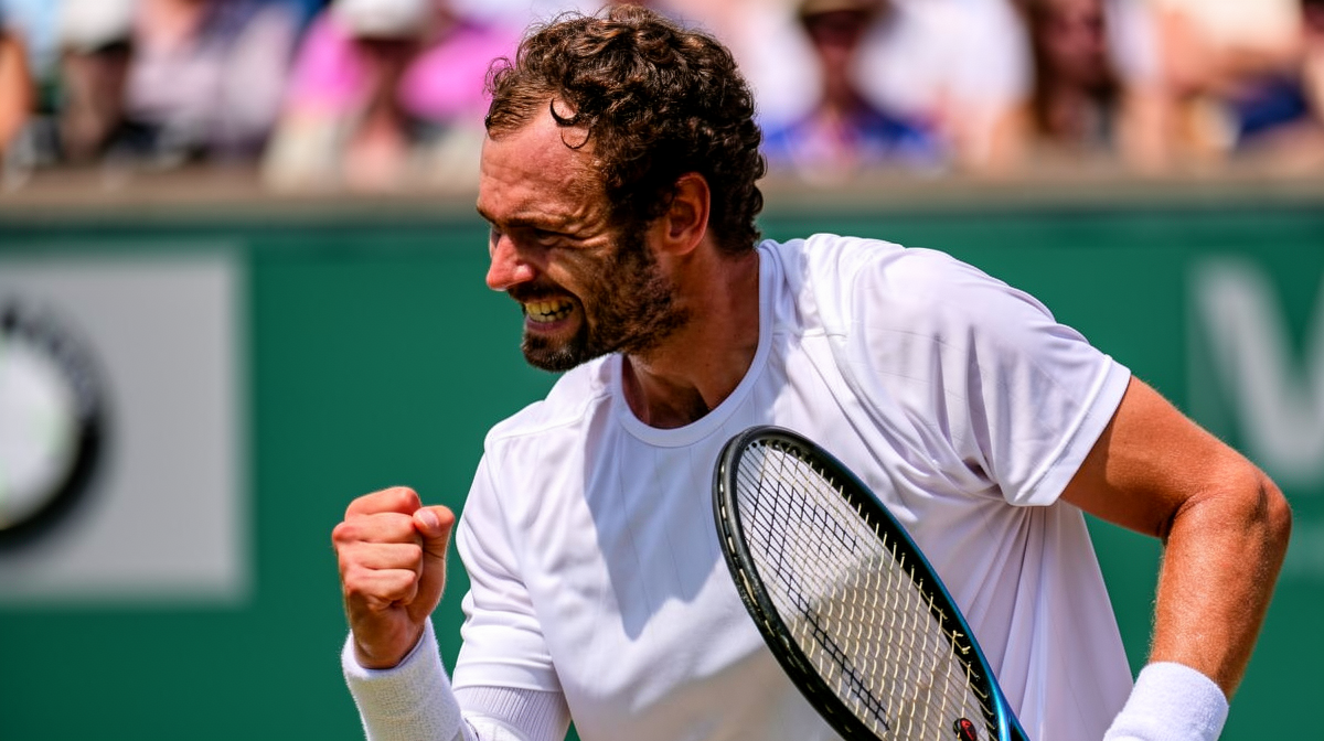 百家乐官网 - 温网2026：资格赛黑马 Safiullin 与 Mochizuki 逆袭 八强战将挑战 Djokovic 与 Sinner - 百家乐 - 百家乐